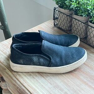 Black Slip-On women’s  Shoes